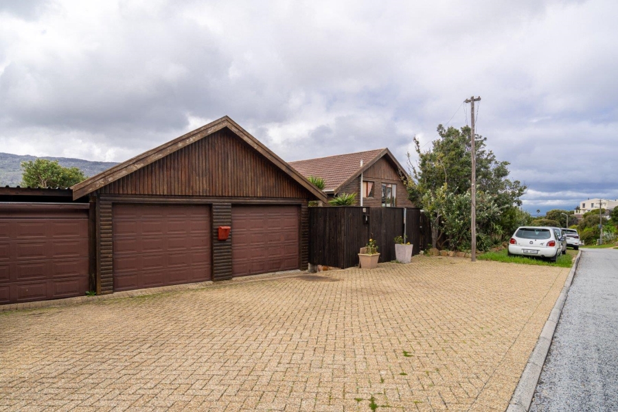 3 Bedroom Property for Sale in Fish Hoek Western Cape